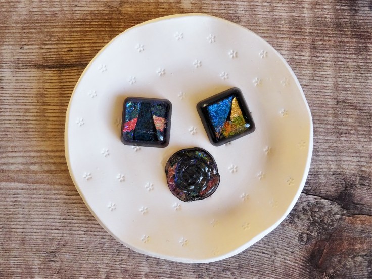 Faux dichroic glass with resin