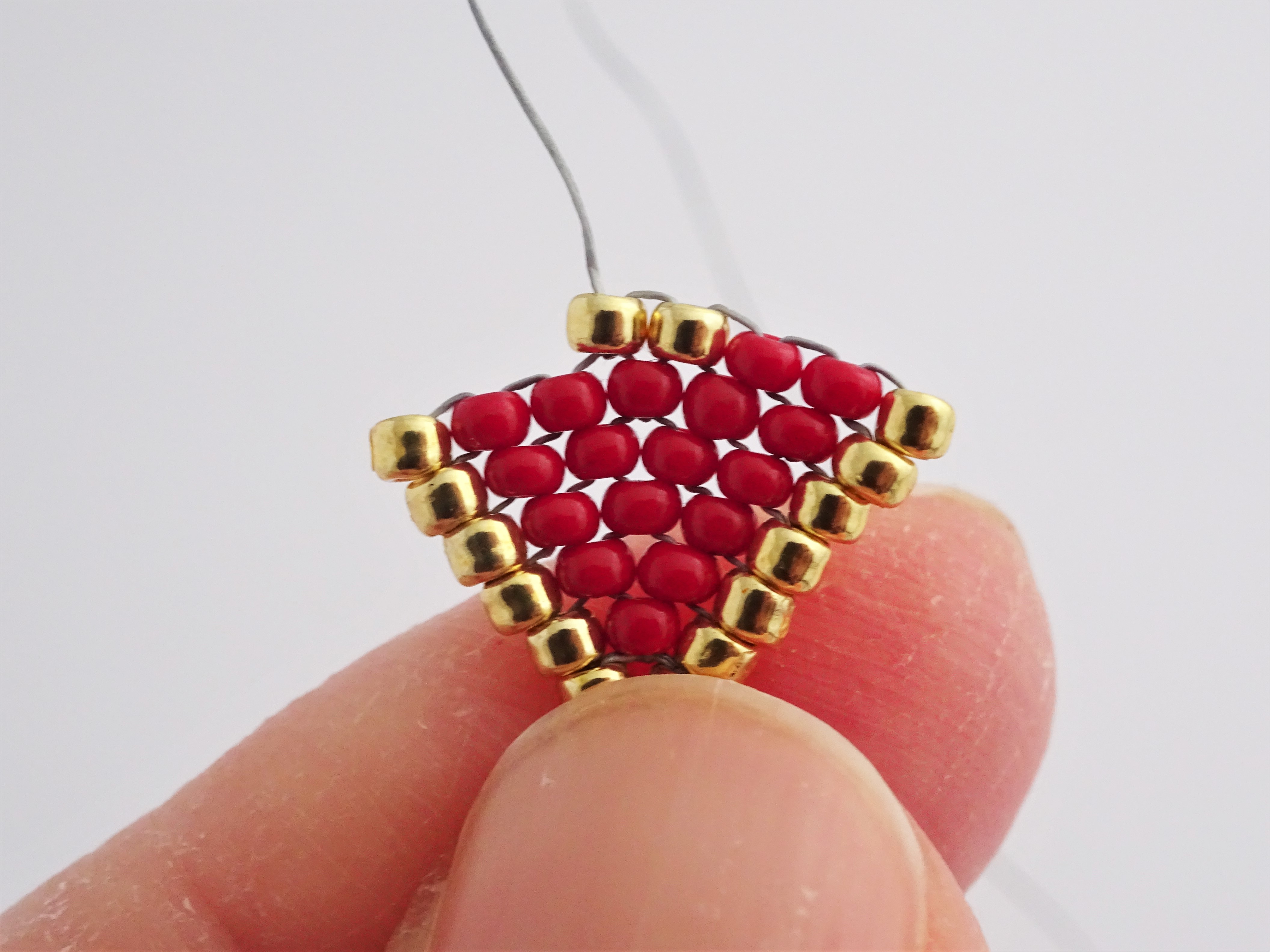 Brick stitch beadweaving heart tutorial / how to increase and decrease brick stitch