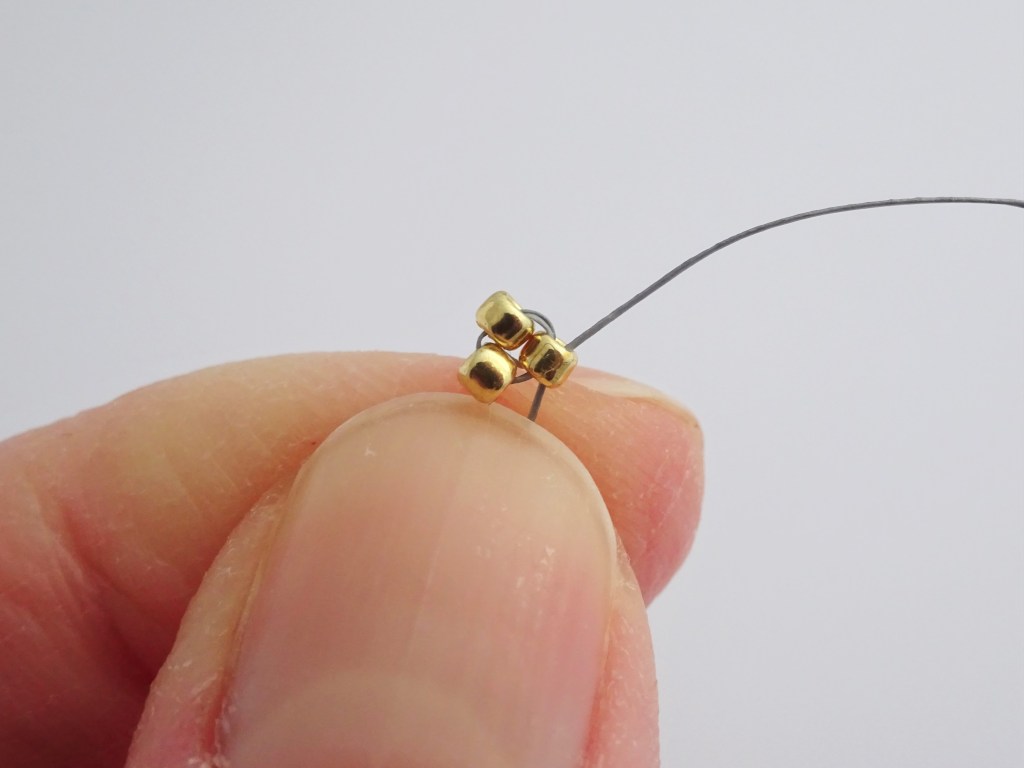 Brick stitch heart / how to increase and decrease brick stitch