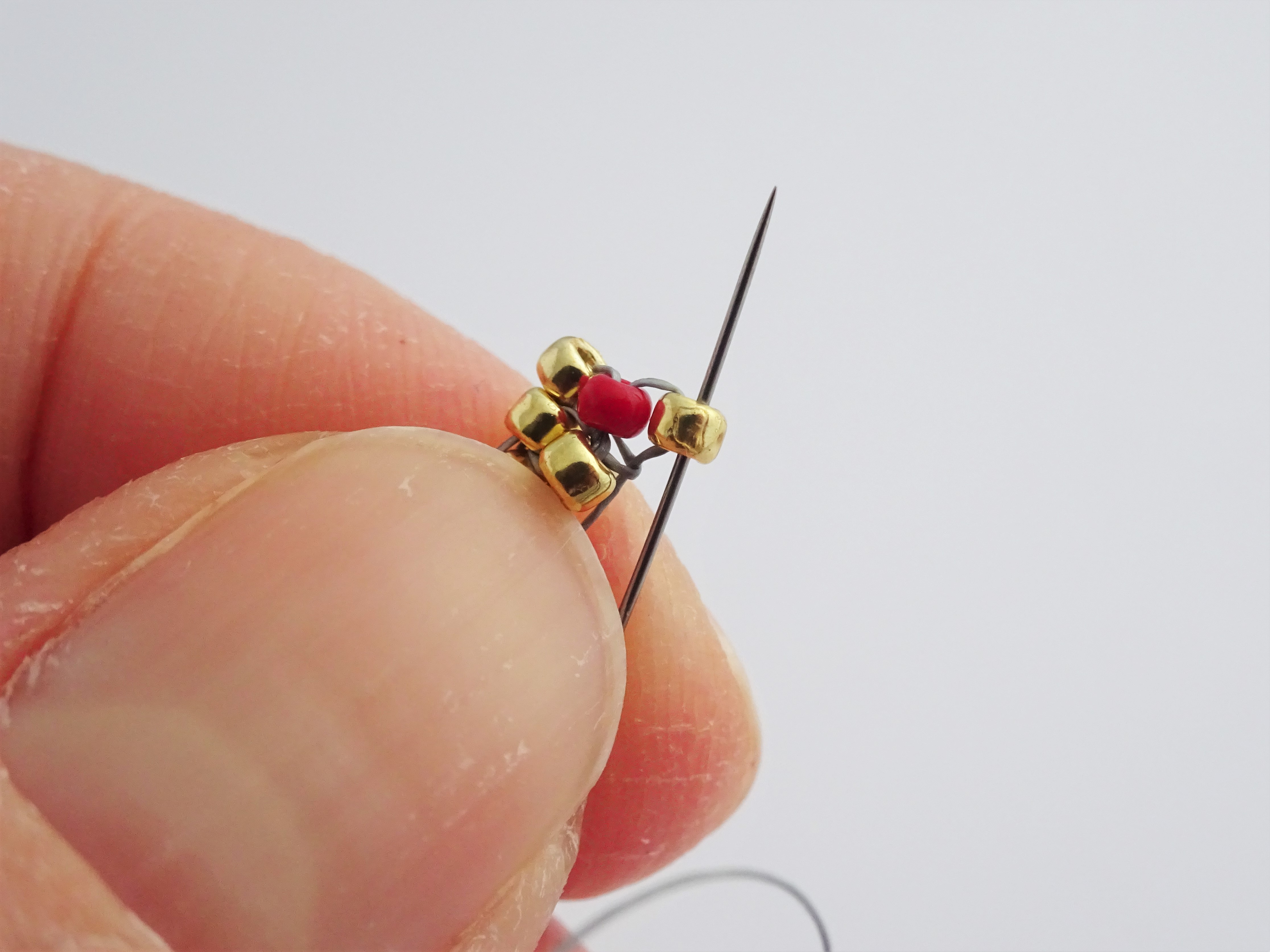 Brick stitch heart / how to increase and decrease brick stitch