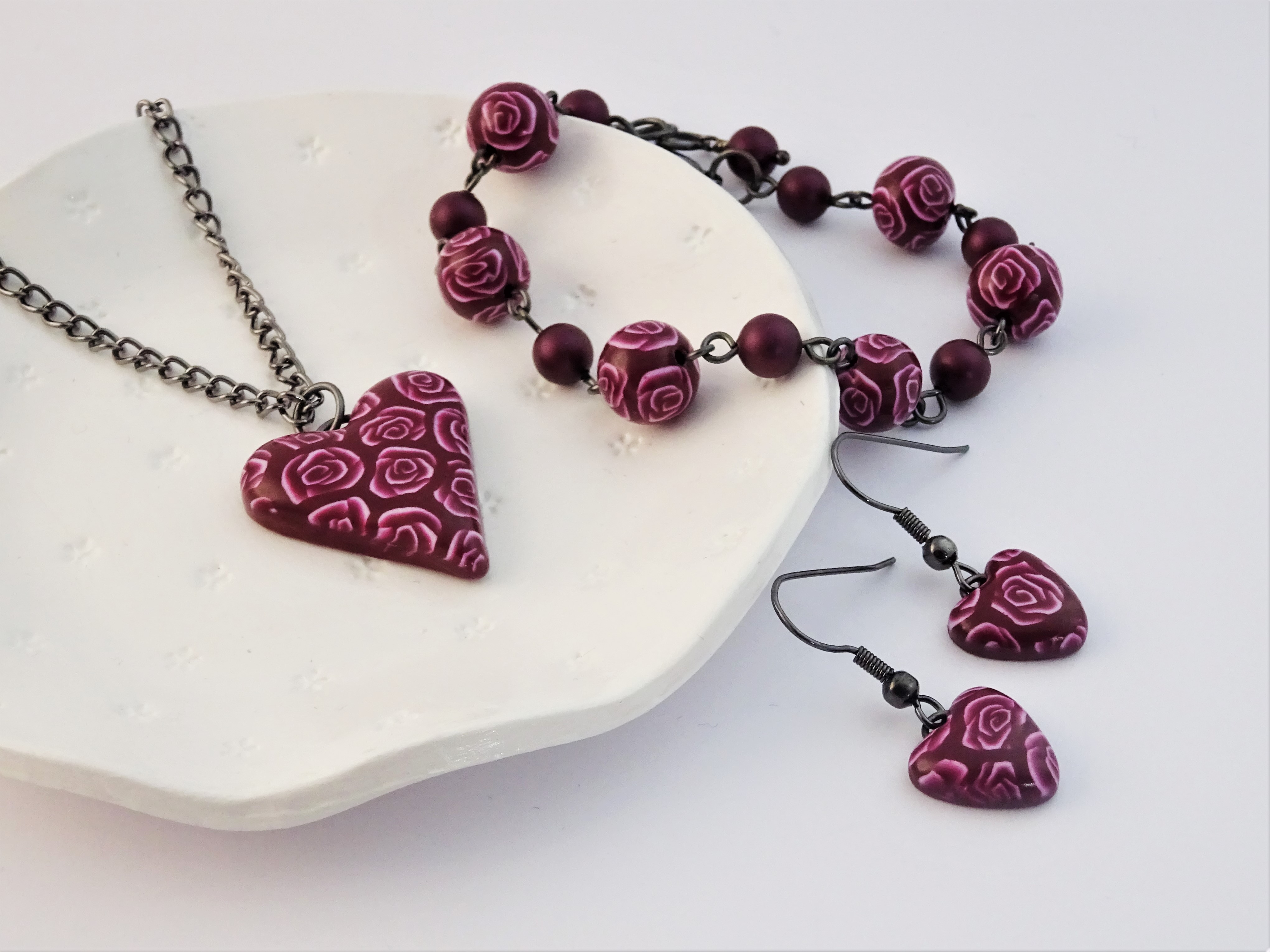 How ot make polymer clay jewellery using a polymer clay cane / Rose jewellery