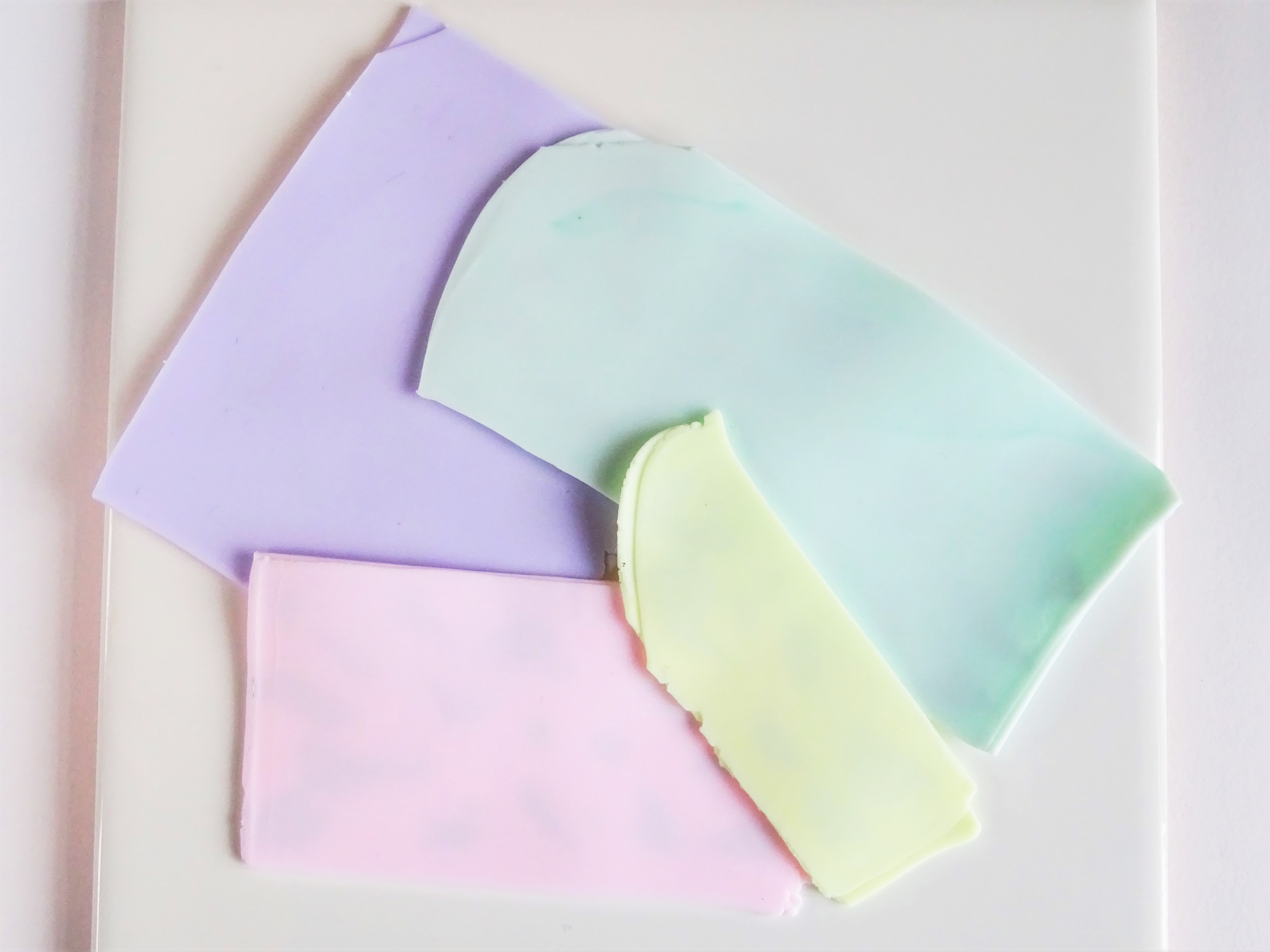 Translucent polymer clay and alcohol ink flower tutorial / how to colour clay with alcohol inks