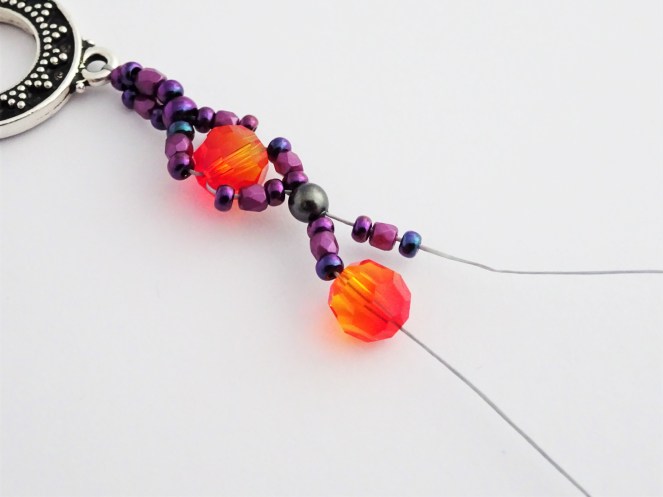 Beadweaving bracelet tutorial / Charm Bracelet with Swarovski Be-Charmed Cat and 6mm Crystals