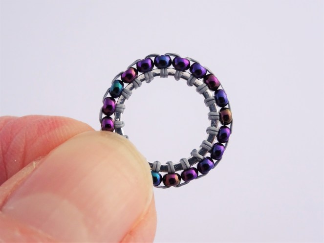 Beadweaving bracelet tutorial / Charm Bracelet with Swarovski Be-Charmed Cat and 6mm Crystals