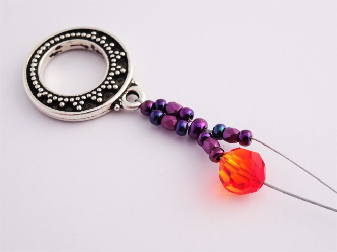 Beadweaving bracelet tutorial / Charm Bracelet with Swarovski Be-Charmed Cat and 6mm Crystals