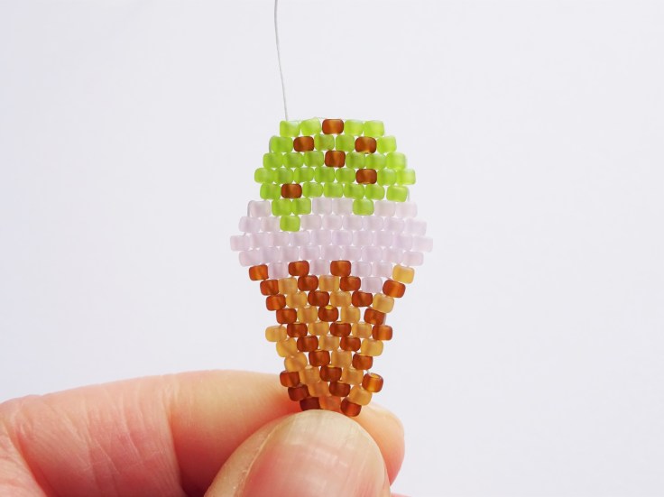 Easy-brick-stitch-ice-cream-cone-tutorial