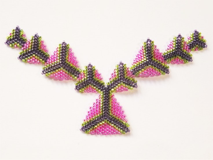 Peyote-stitch-triangle-with-twisted-rope-necklace