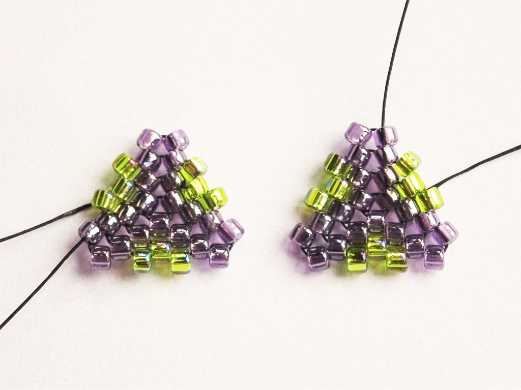 Peyote-stitch-triangle-with-twisted-rope-necklace