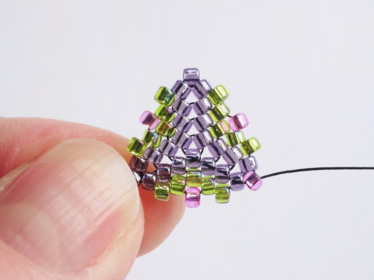 Peyote-stitch-triangle-with-twisted-rope-necklace