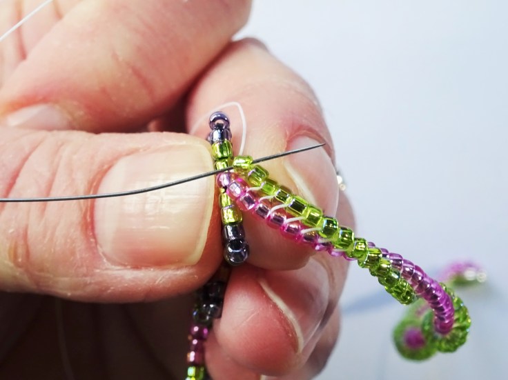 Peyote-stitch-triangle-with-twisted-rope-necklace