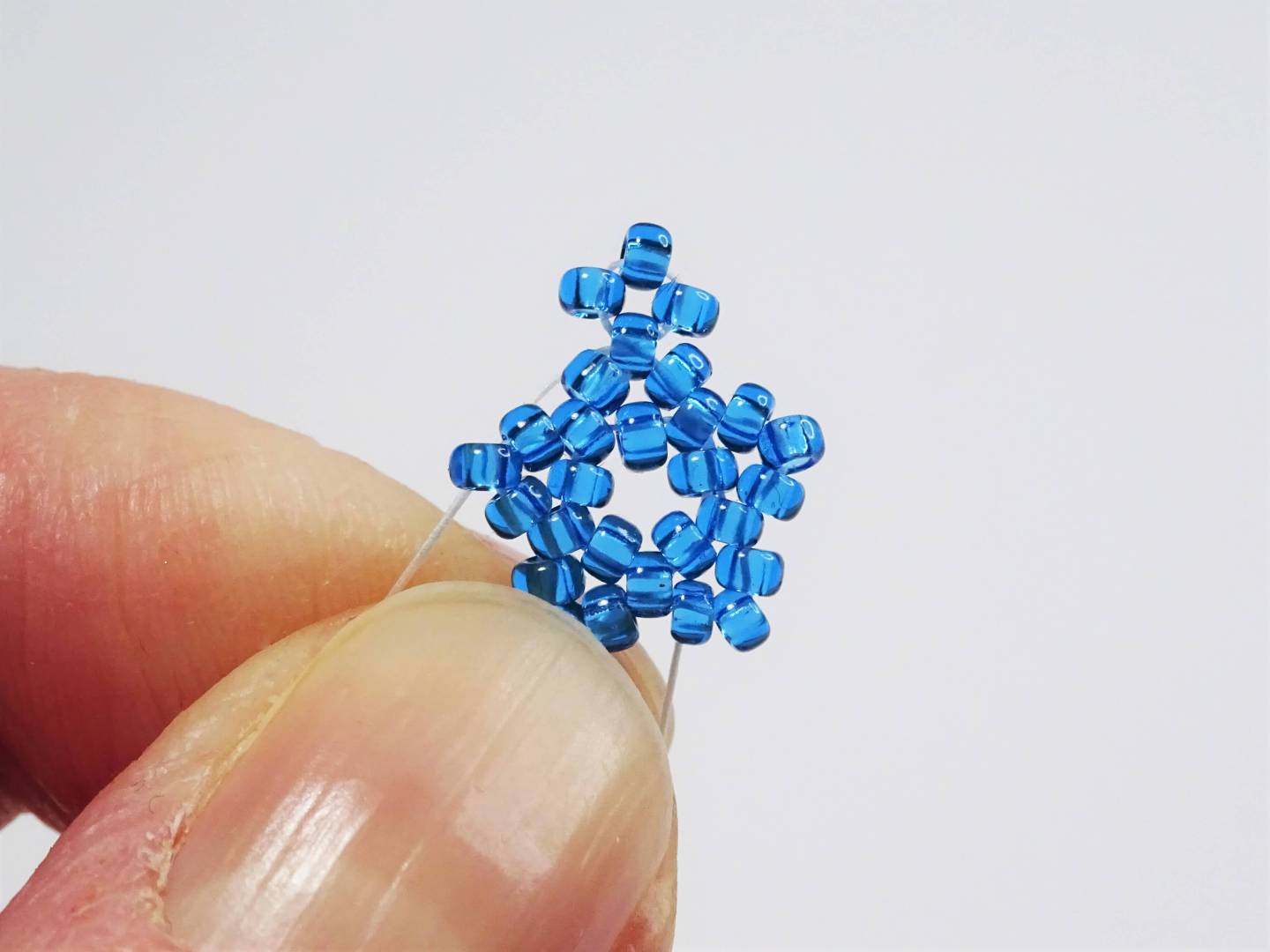 Bead Stars Tutorial Quick and Easy Seed Bead Star Tutorial – The Artisan Duck