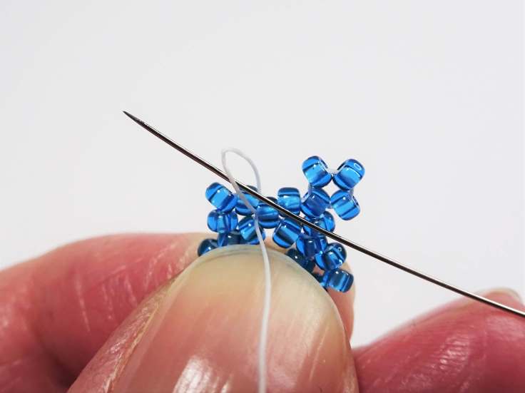 Quick-and-Easy-seed-bead-star-tutorial