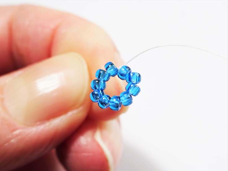 Quick-and-Easy-seed-bead-star-tutorial