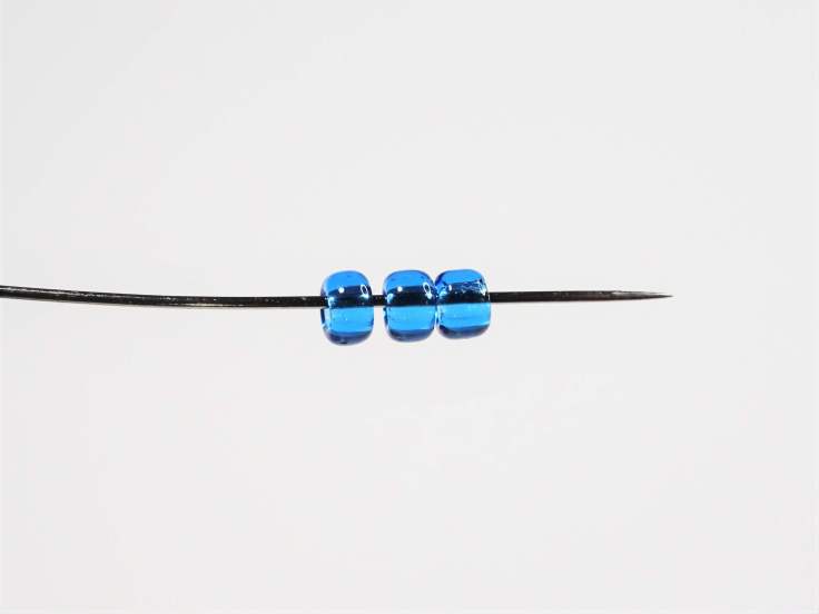 Quick-and-Easy-seed-bead-star-tutorial