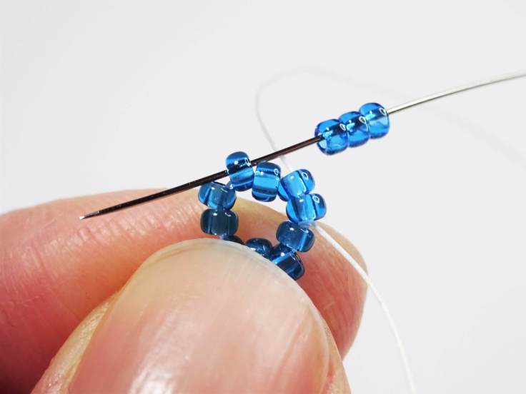 Quick-and-Easy-seed-bead-star-tutorial