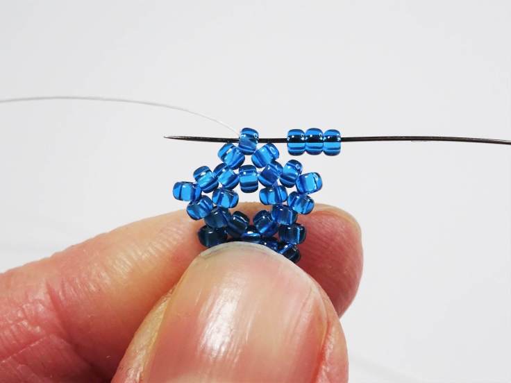 Quick-and-Easy-seed-bead-star-tutorial