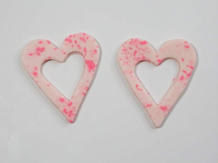 How-to-make-a-polymer-clay-valentines-ring-dish-the-artisan-duck