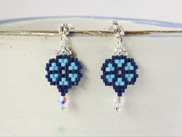 Free brick stitch flower earrings tutorial