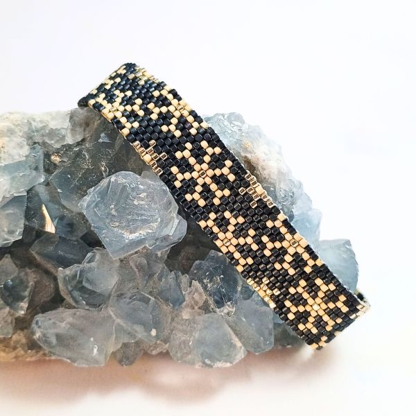 Snowflakes peyote bracelet