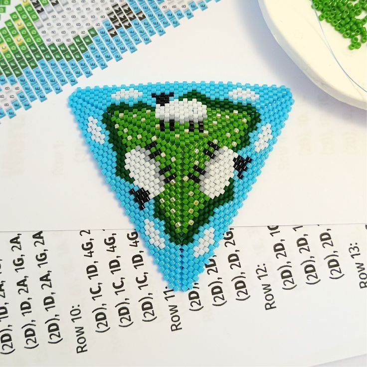 Sheep in a field peyote triangle pdf pattern